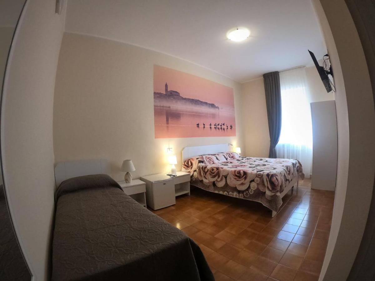 Le Stanze Di Ricci - Affittacamere Low Cost Lesina Exterior foto